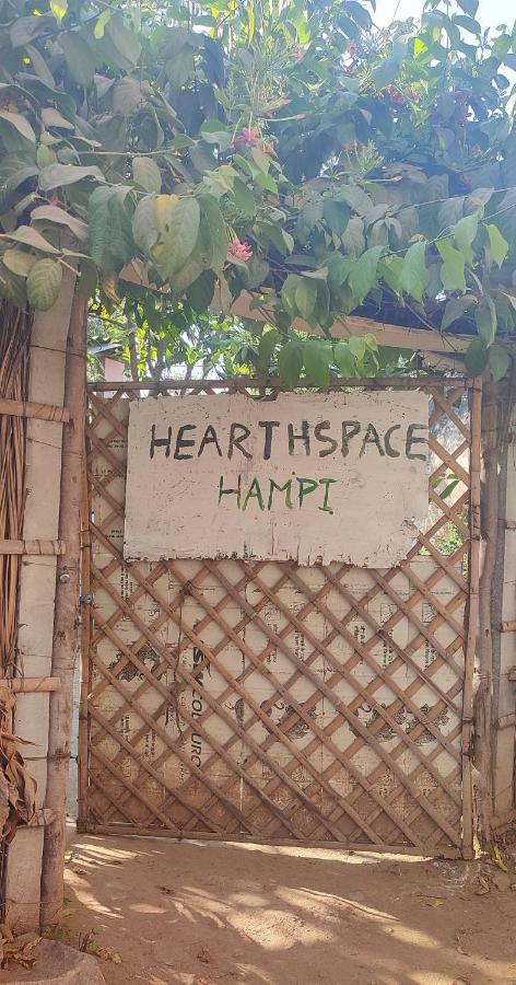 Hearthspace Hampi - Small Home, A Low-Impact Backpackers Hostel Ngoại thất bức ảnh